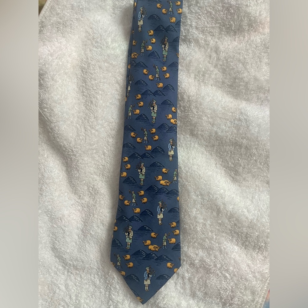 Silk Hermes made in France tie with bagpipes and sheep